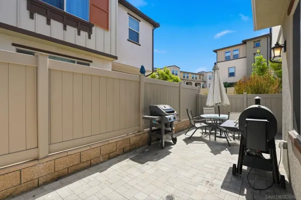 $910,000 | 1700 Vly Oak Way, Oceanside, CA 92056
