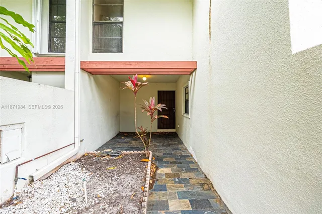 $2,700 | 6521 Racquet Club Drive, Lauderhill, FL 33319