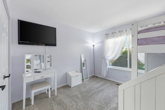 $340,000 | 294 Mallard Point, Unit A, Lake Barrington, IL 60010