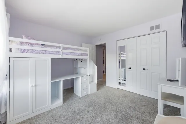 $340,000 | 294 Mallard Point, Unit A, Lake Barrington, IL 60010