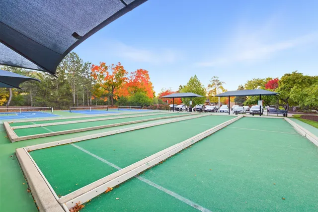 $340,000 | 294 Mallard Point, Unit A, Lake Barrington, IL 60010