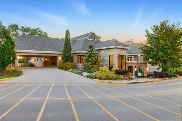 $340,000 | 294 Mallard Point, Unit A, Lake Barrington, IL 60010