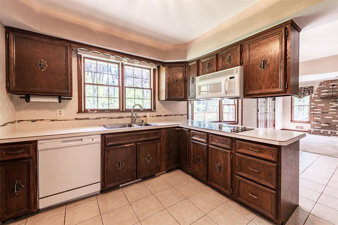 720 Edgewood Drive Rochester, MI 48306 - Photo 25 of 50 50041890-24.JPG
