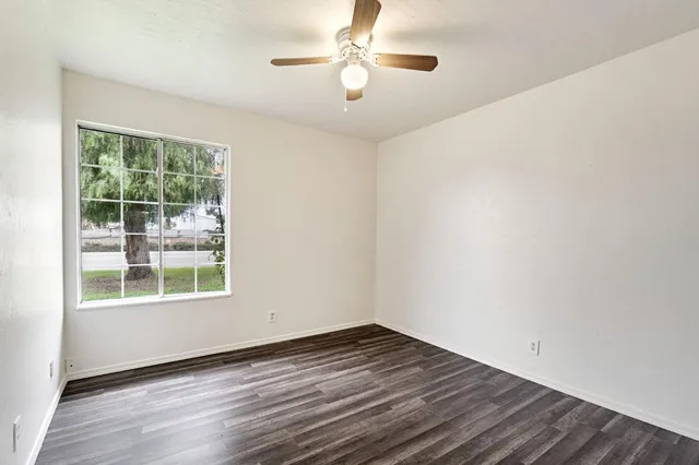 $359,900 | 14853 West Stanislaus Avenue, Kerman, CA 93630