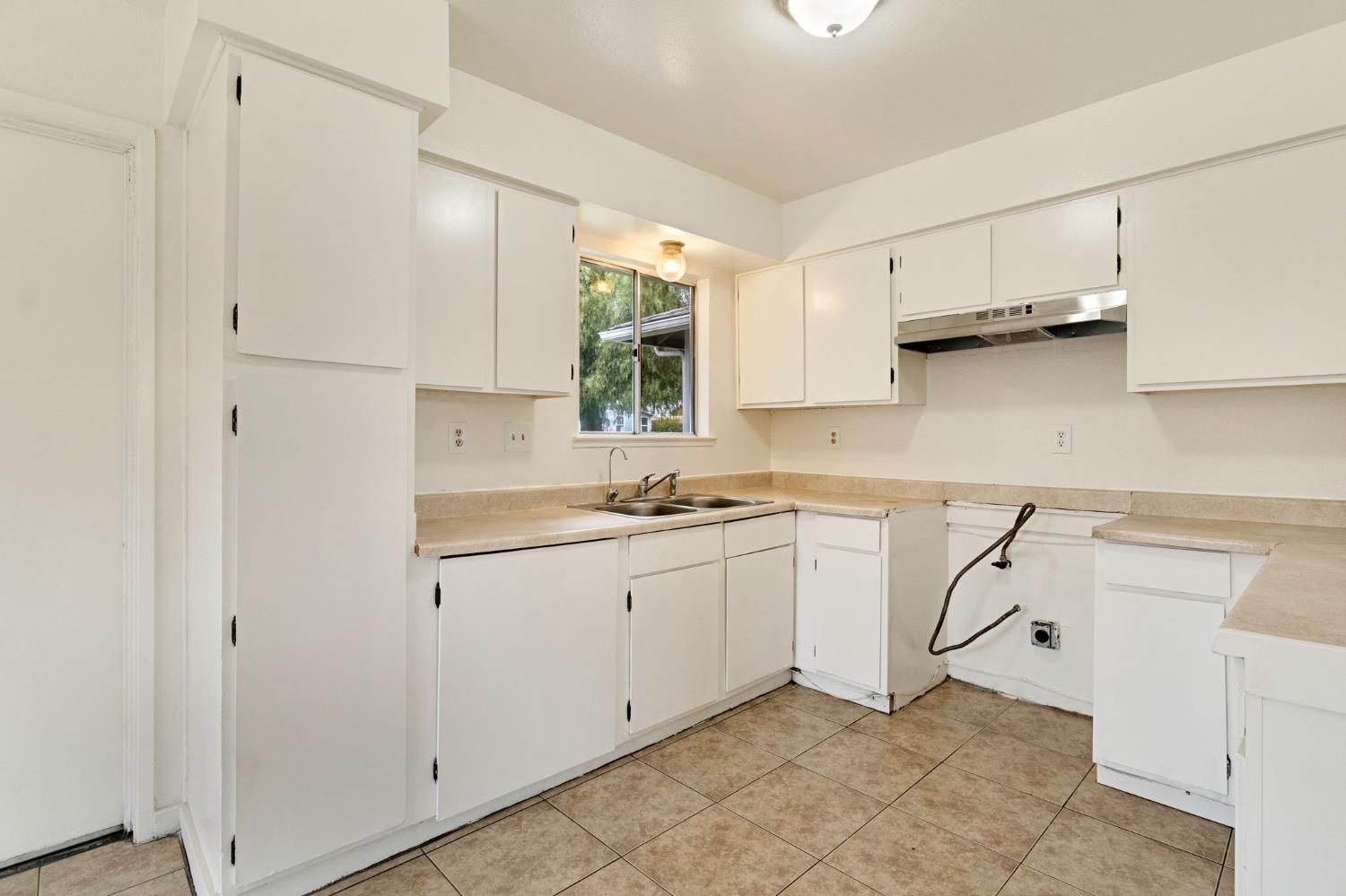 14853 West Stanislaus Avenue Kerman, CA 93630 - Photo 24 of 39