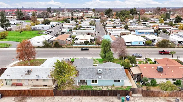 $359,900 | 14853 West Stanislaus Avenue, Kerman, CA 93630