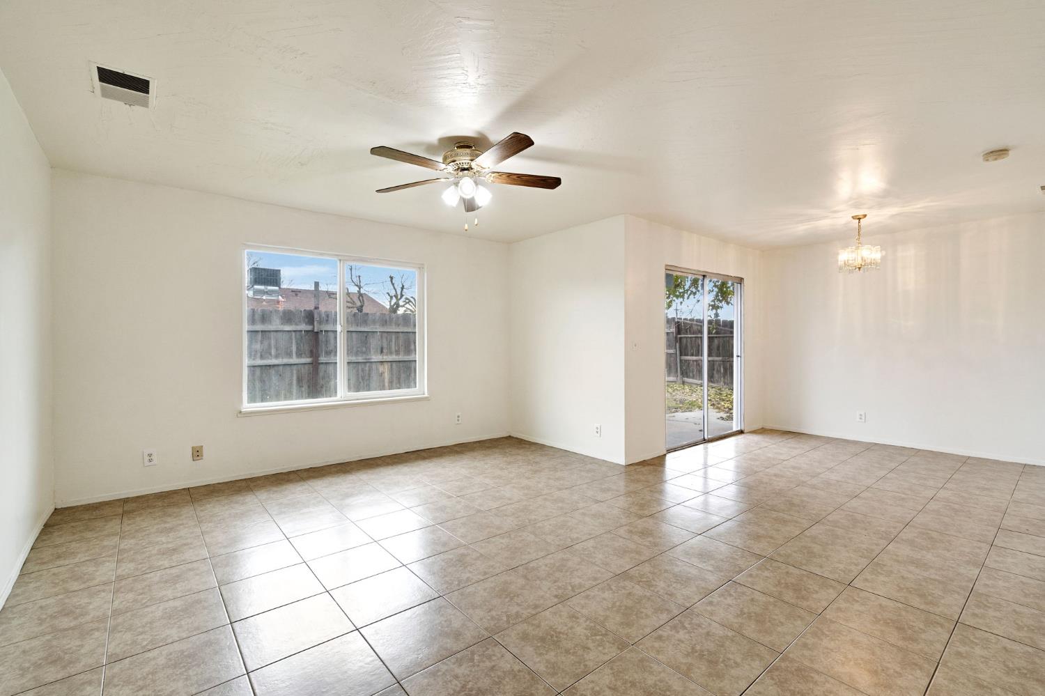 14853 West Stanislaus Avenue Kerman, CA 93630 - Photo 6 of 39