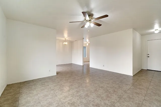 $359,900 | 14853 West Stanislaus Avenue, Kerman, CA 93630