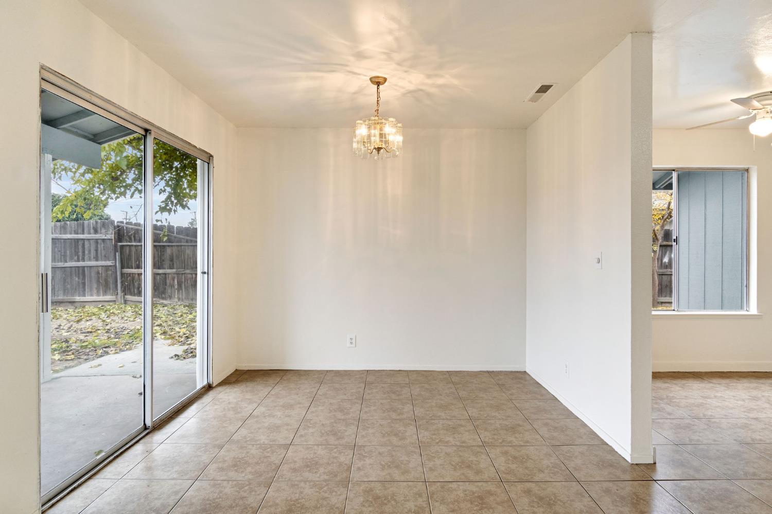 14853 West Stanislaus Avenue Kerman, CA 93630 - Photo 10 of 39