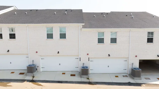 $2,200 | 204 Douglas Bend Road, Unit 405, Gallatin, TN 37066