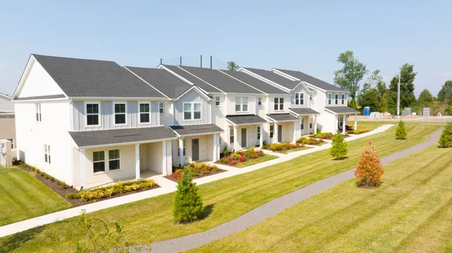 $2,200 | 204 Douglas Bend Road, Unit 405, Gallatin, TN 37066