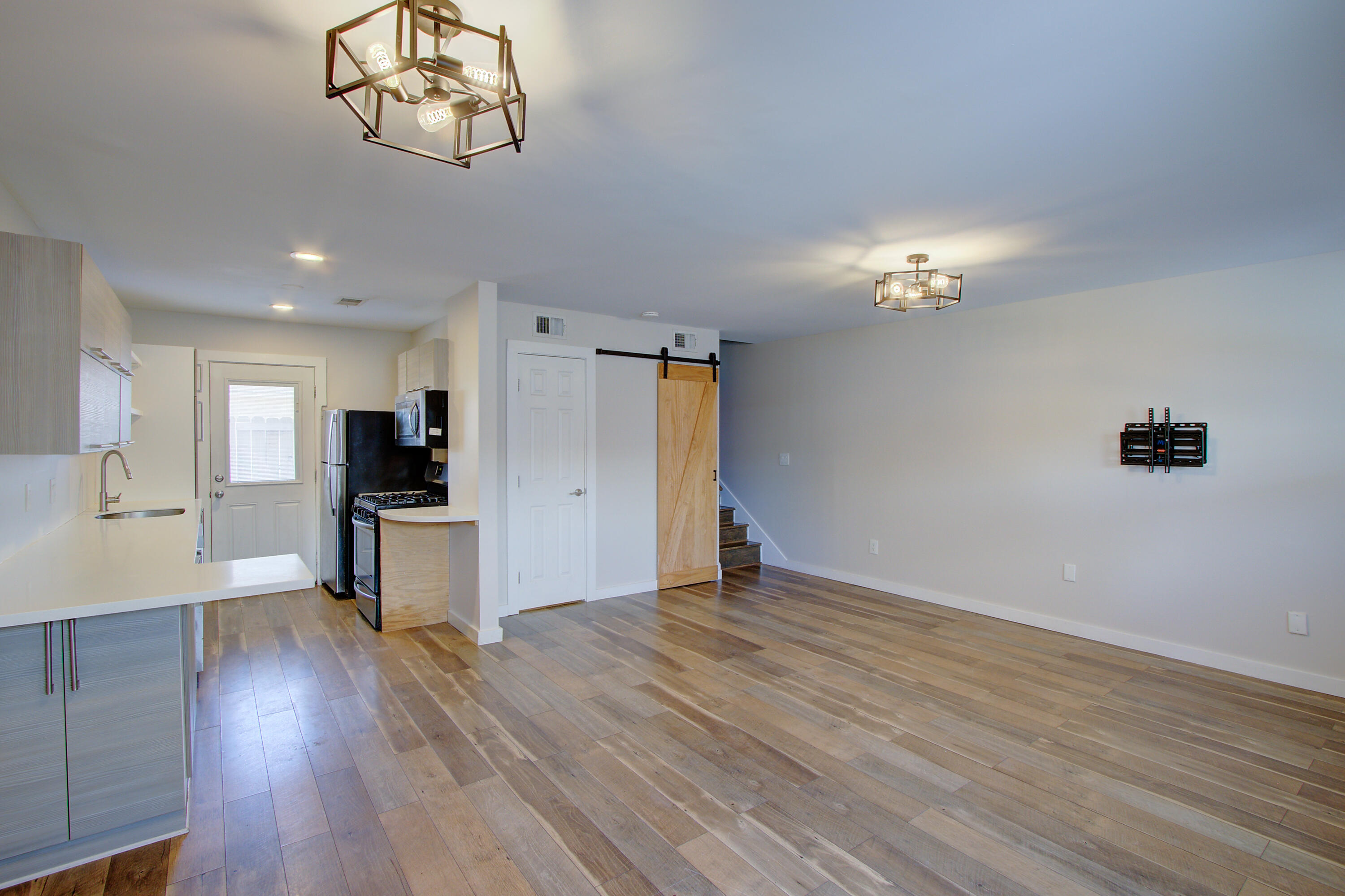 134 Congress Street, Unit B Charleston, SC 29403 - Photo 4 of 15 07082026-157