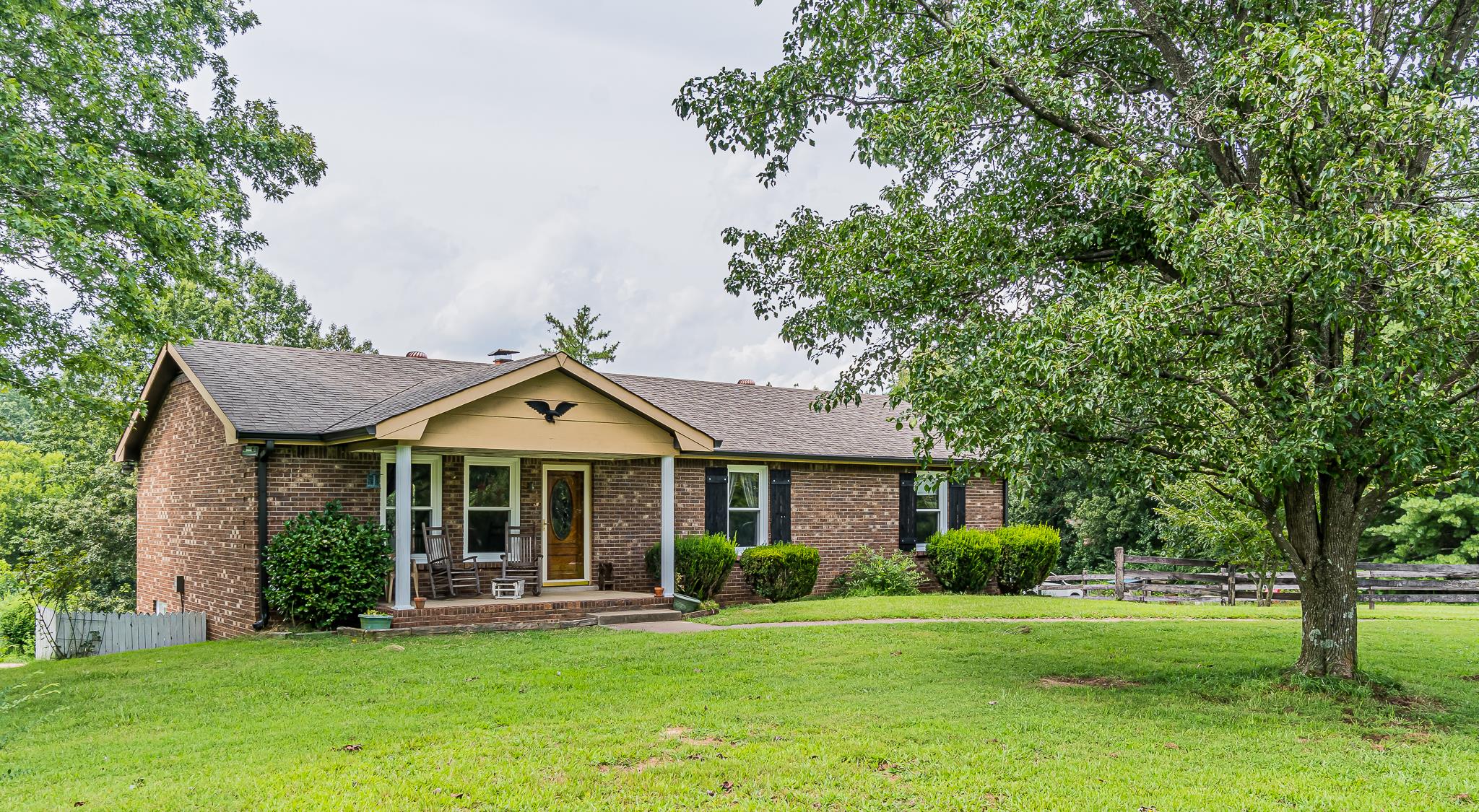 325 Rob Road Clarksville, TN 37040 - Photo 3 of 29 Gallery Image 3