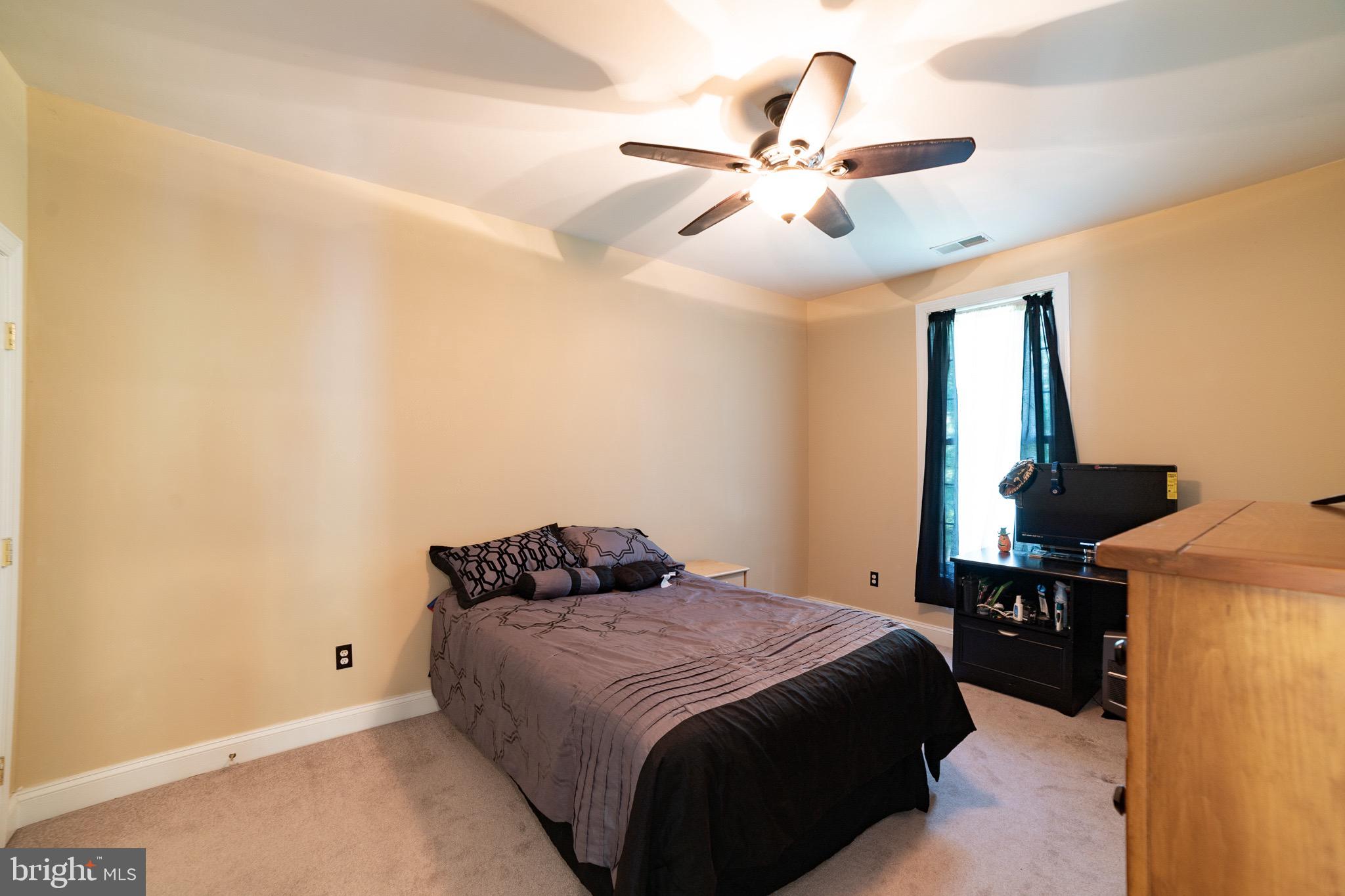 7840 Water Oak Point Road Pasadena, MD 21122 - Photo 24 of 30 2nd Bedroom on Upper Level