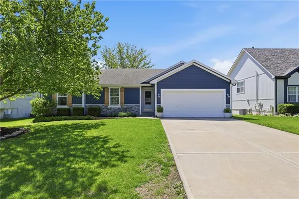 $350,000 | 20903 224th Street, Spring Hill, KS 66083