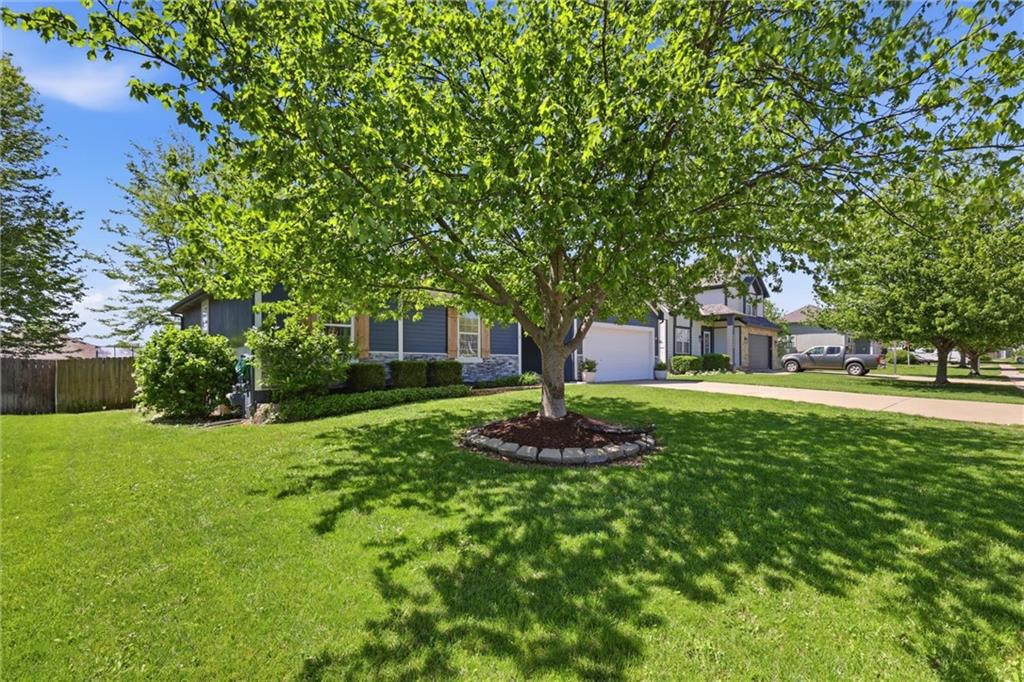 20903 224th Street Spring Hill, KS 66083 - Photo 2 of 32