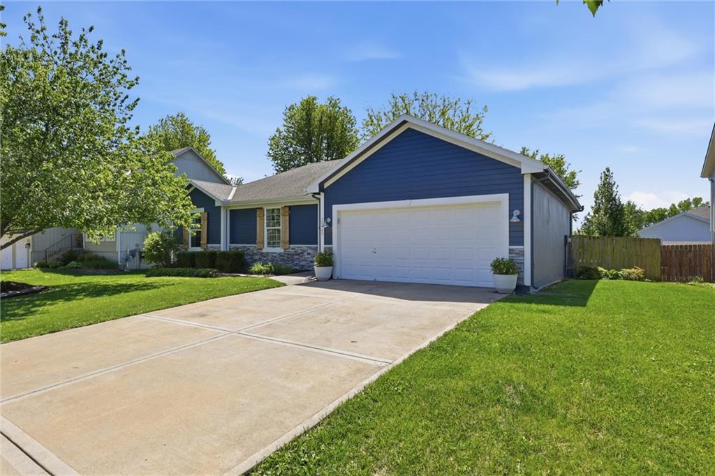 20903 224th Street Spring Hill, KS 66083 - Photo 3 of 32