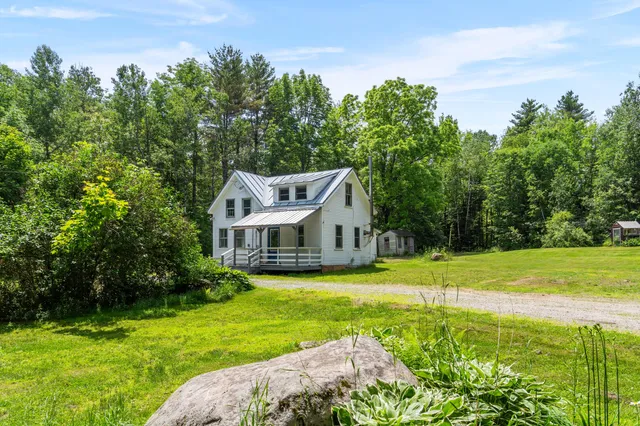 $155,000 | 499 Augusta Road, Belgrade, ME 04917