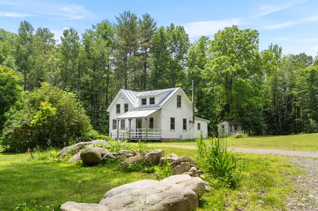 $155,000 | 499 Augusta Road, Belgrade, ME 04917