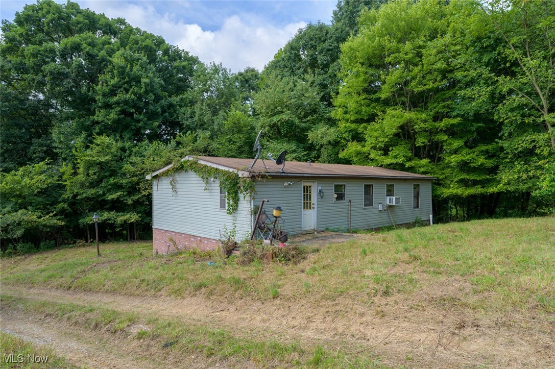 50218 Smith Road Negley, OH 44441 - Photo 5 of 21 Gallery Image 5