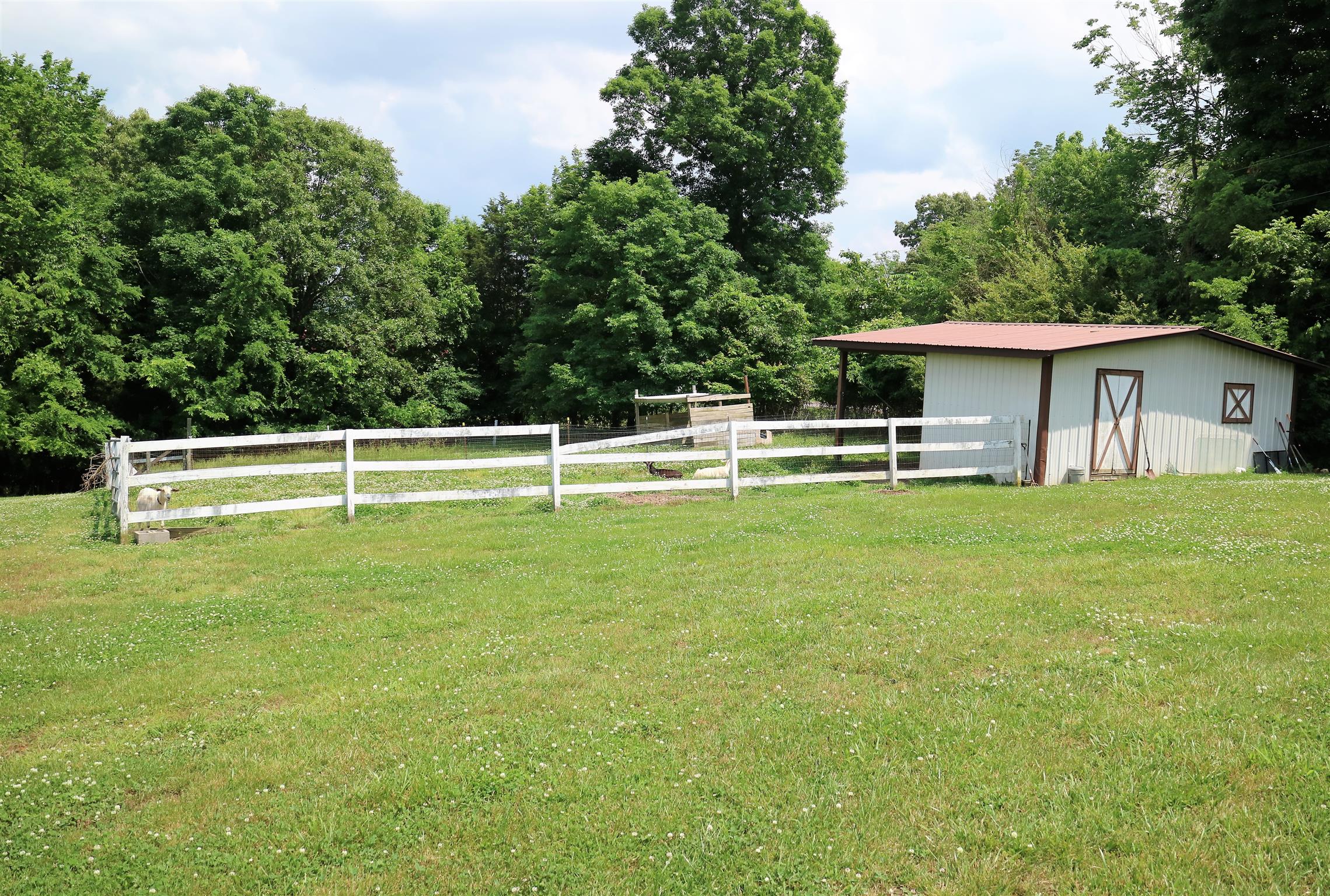 1085 Hooper Road Charlotte, TN 37036 - Photo 26 of 27 Gallery Image 26