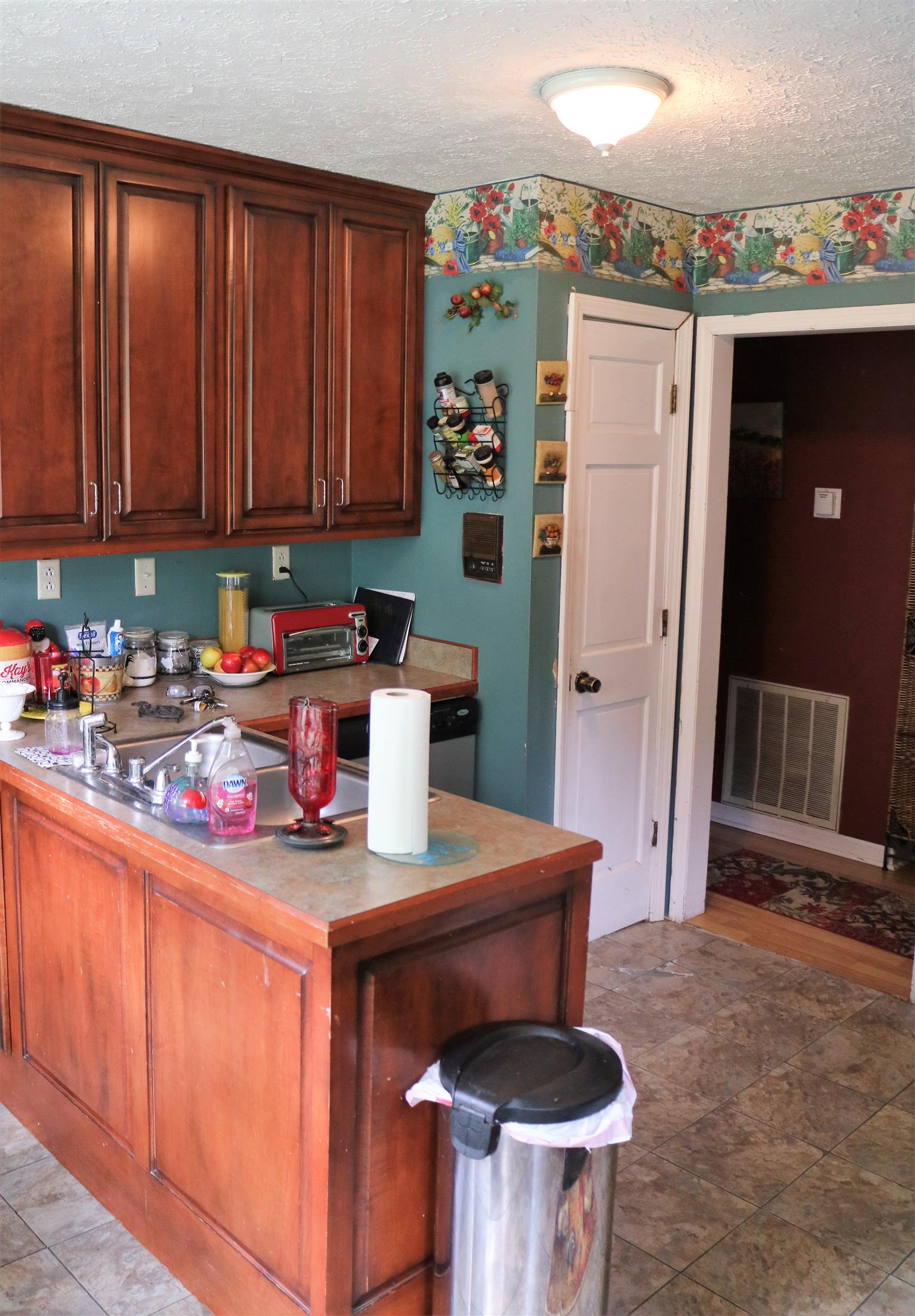 1085 Hooper Road Charlotte, TN 37036 - Photo 7 of 27 Gallery Image 7