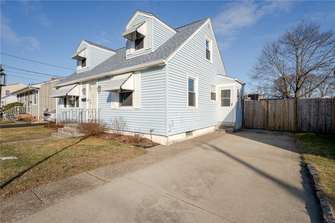 215 Clews Street Pawtucket, RI 02861 - Photo 2 of 35 Gallery Image 2