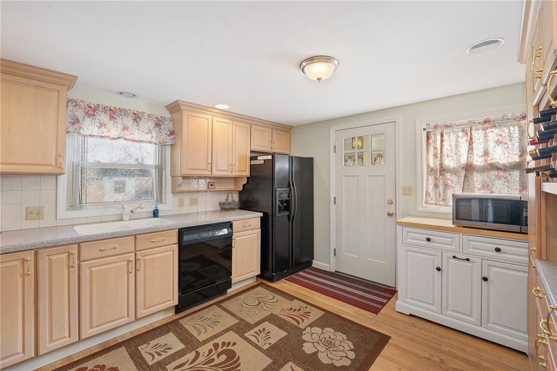 215 Clews Street Pawtucket, RI 02861 - Photo 8 of 35 Gallery Image 8