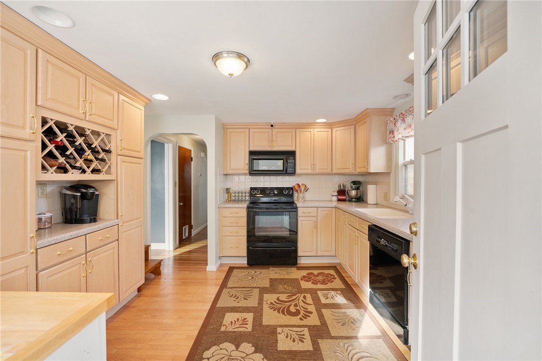 215 Clews Street Pawtucket, RI 02861 - Photo 9 of 35 Gallery Image 9