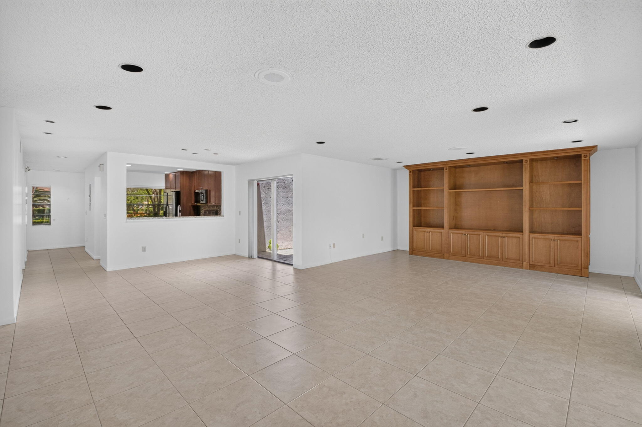 9264 Vista Del Lago, Unit A Boca Raton, FL 33428 - Photo 16 of 48 Living Room