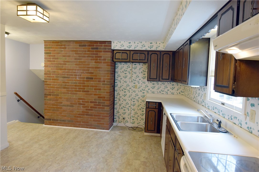 2160 Howland Wilson Road Northeast Warren, OH 44484 - Photo 9 of 32 Gallery Image 9