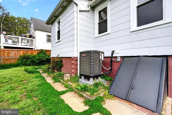 $3,000 | 29 West Elm Avenue, Baltimore, MD 21206