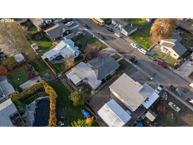 $415,000 | 1416 East 14th Street, The Dalles, OR 97058