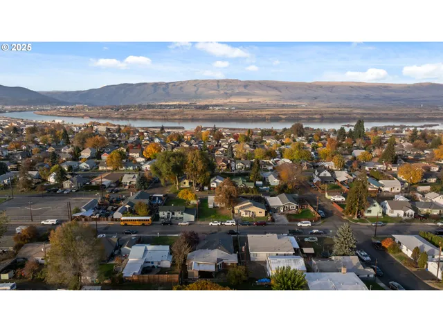 $415,000 | 1416 East 14th Street, The Dalles, OR 97058