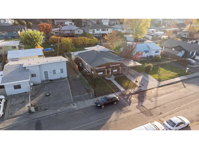 $415,000 | 1416 East 14th Street, The Dalles, OR 97058