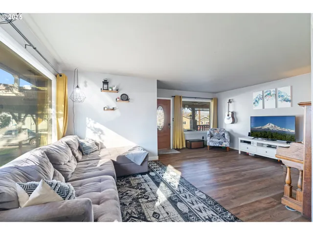 $415,000 | 1416 East 14th Street, The Dalles, OR 97058