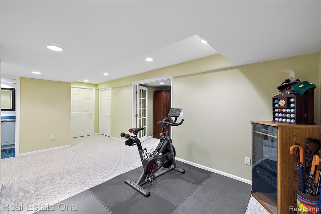 1276 Pembroke Drive Rochester Hills, MI 48307 - Photo 33 of 49