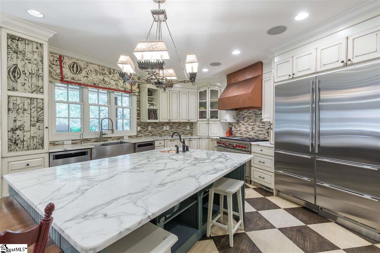 106 Rockingham Road Greenville, SC 29607 - Photo 8 of 36