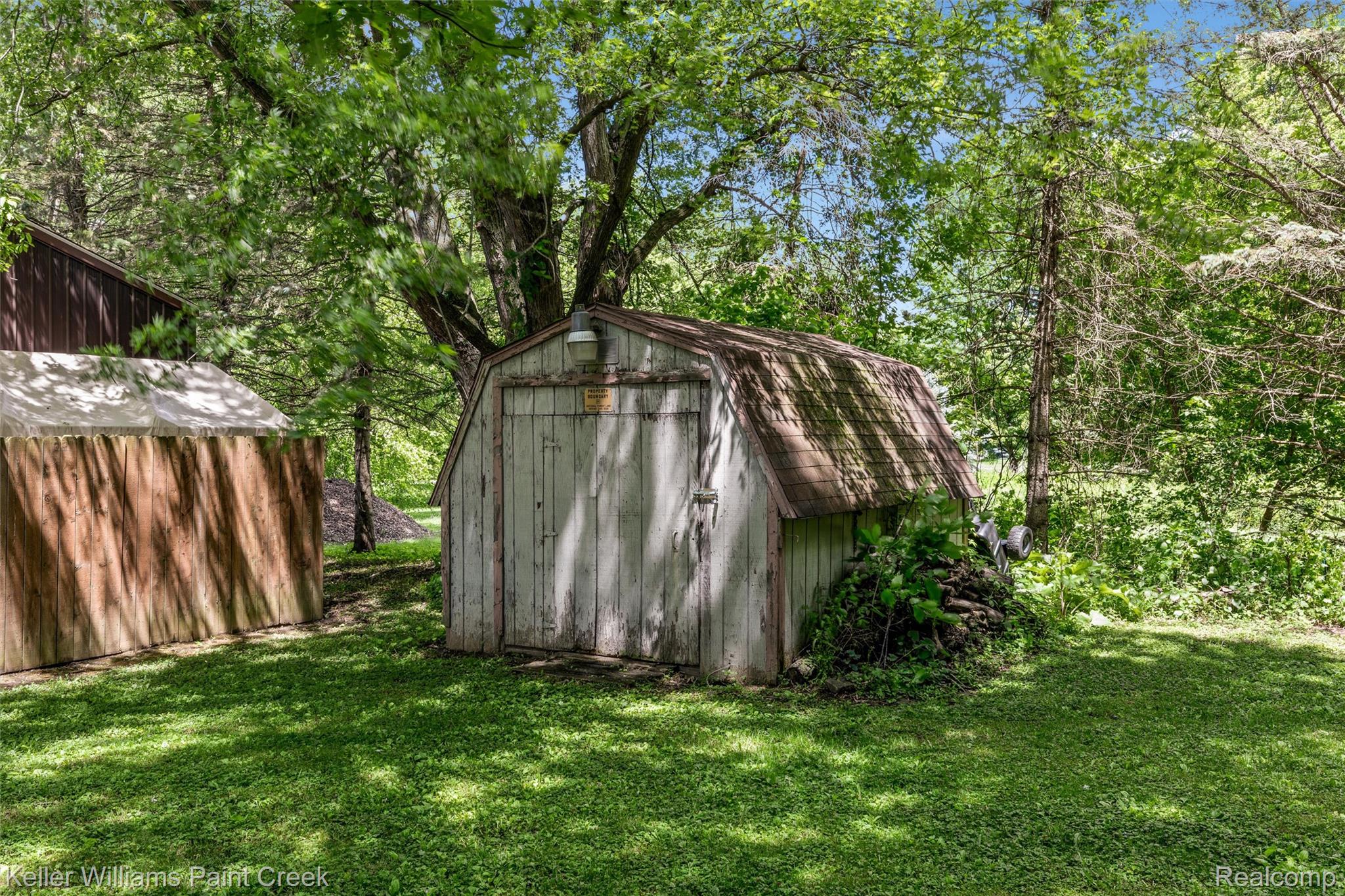 6459 East Potter Road Davison, MI 48423 - Photo 20 of 22 Outdoor structure