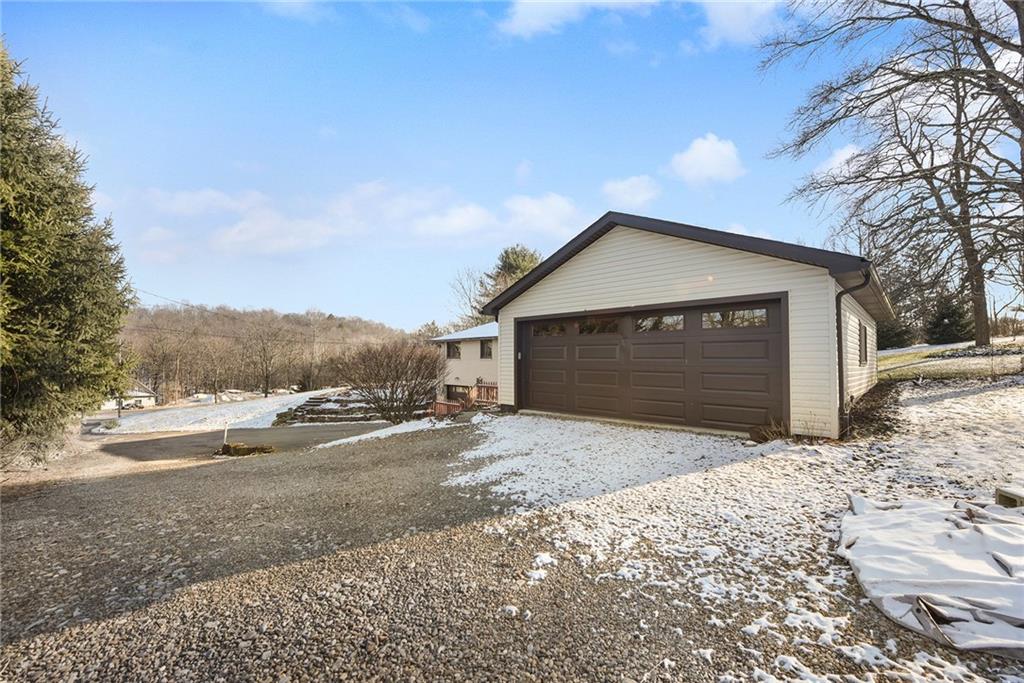 537 Freeport Road Freeport, PA 16229 - Photo 4 of 25 Gallery Image 4