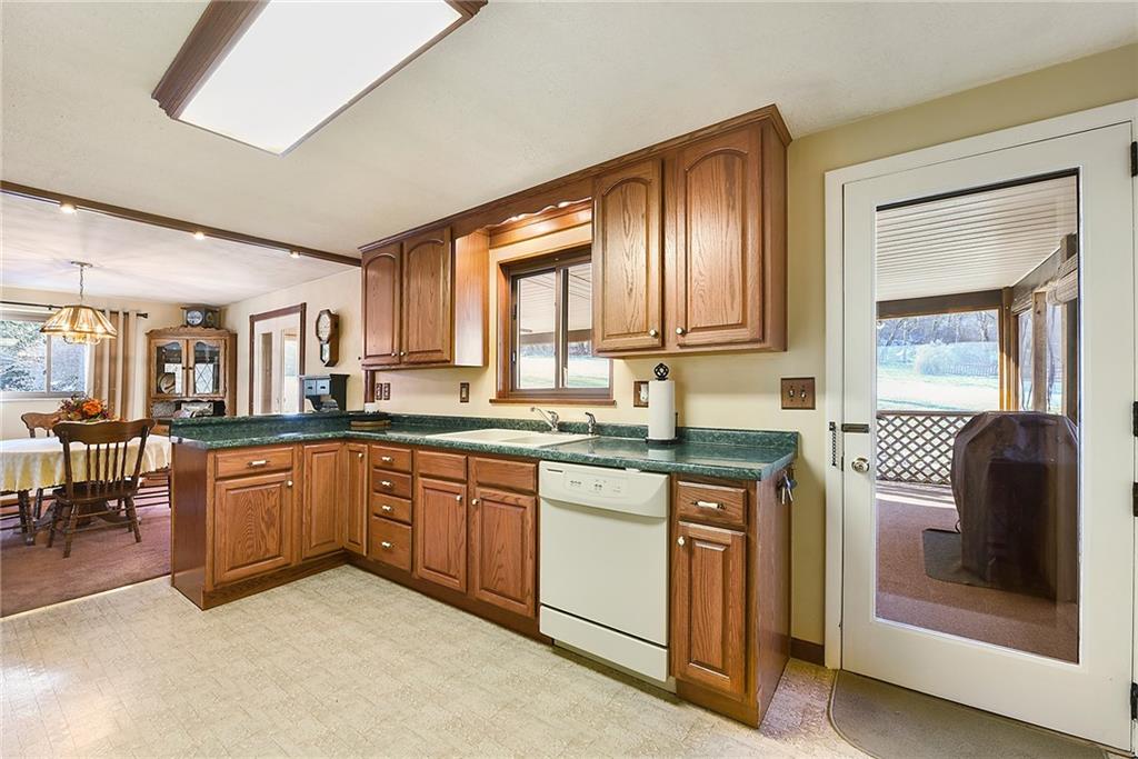 537 Freeport Road Freeport, PA 16229 - Photo 8 of 25 Gallery Image 8