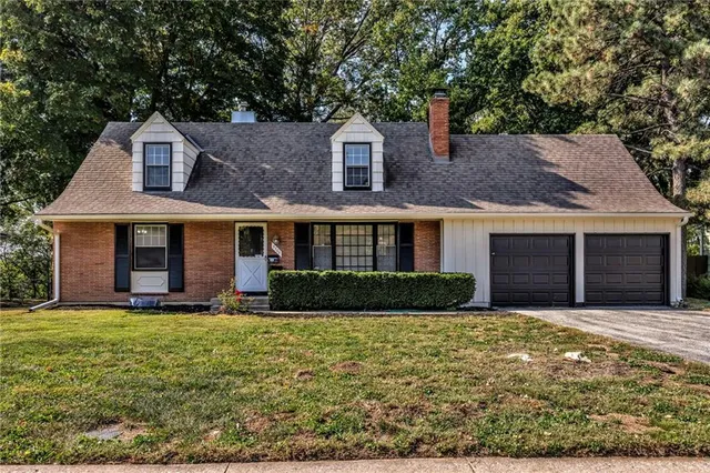$292,000 | 3300 North Chippewa Drive, Kansas City, MO 64116
