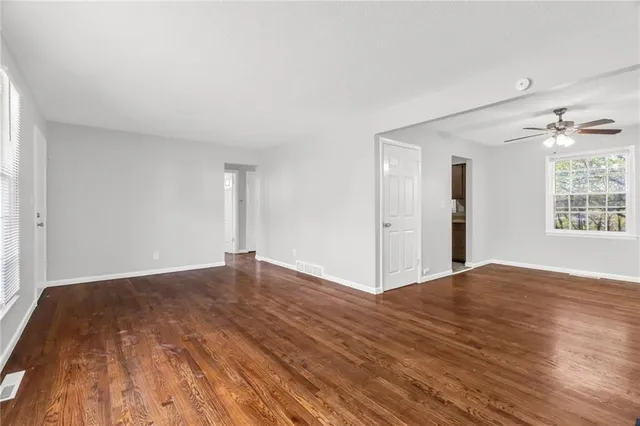 $292,000 | 3300 North Chippewa Drive, Kansas City, MO 64116