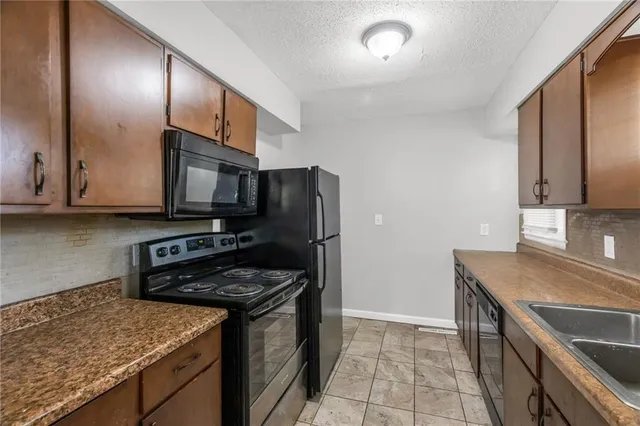 $292,000 | 3300 North Chippewa Drive, Kansas City, MO 64116