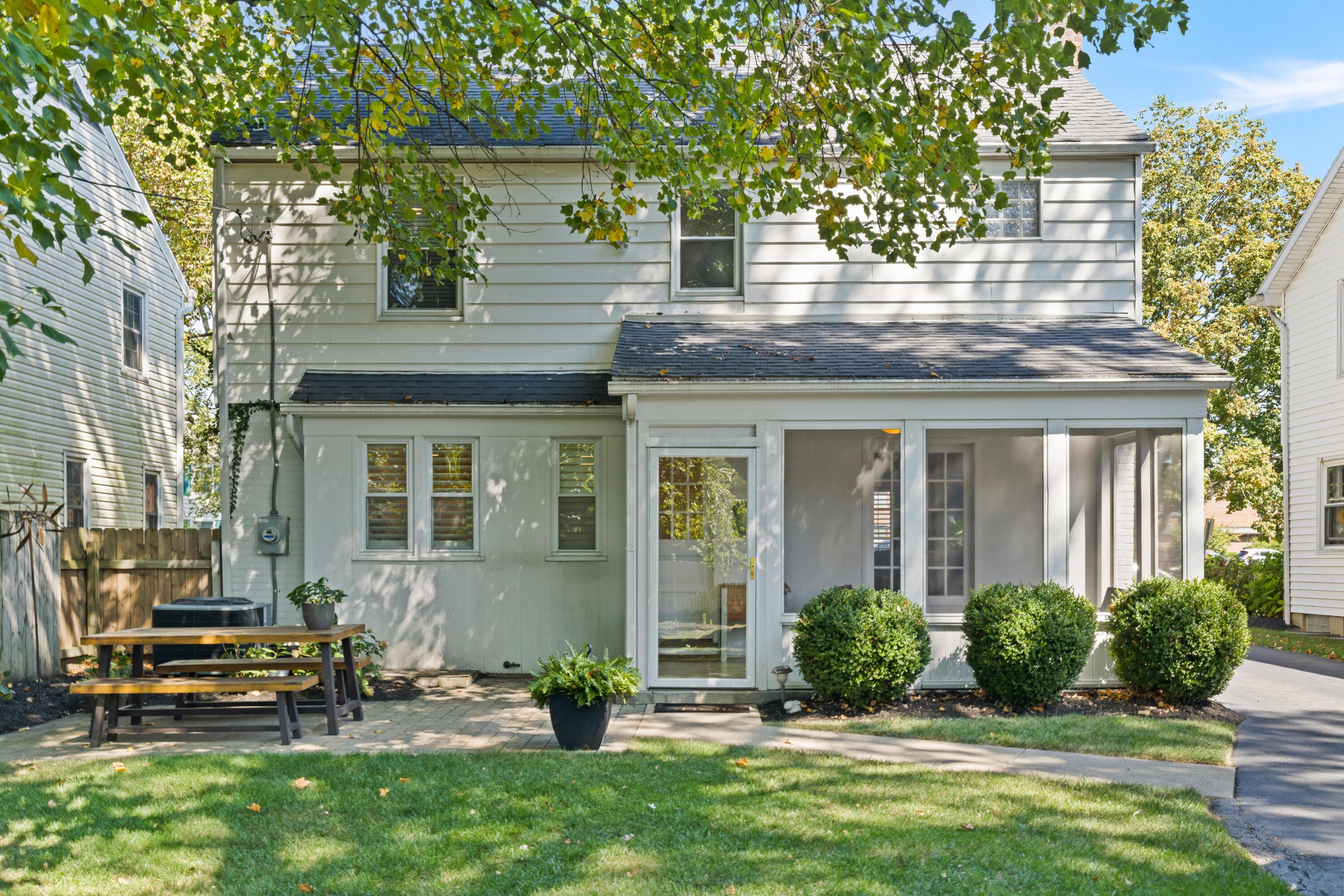 41 Aldrich Road Columbus, OH 43214 - Photo 45 of 52 Paver patio, perfect for al fresco dining!