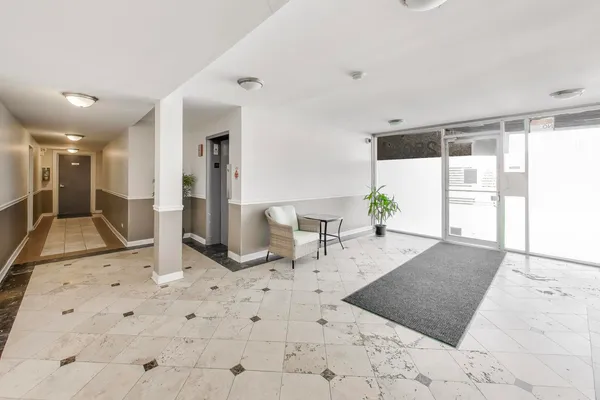 $297,500 | 2501 West Bryn Mawr Avenue, Unit 507, Chicago, IL 60659