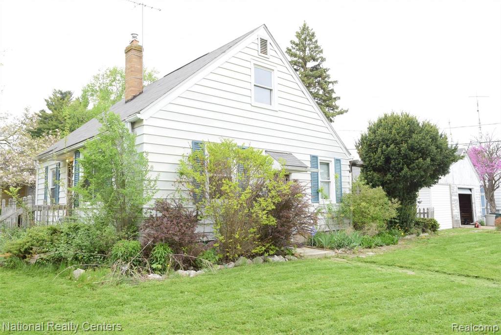 2617 Pierce Street Flint, MI 48503 - Photo 3 of 12