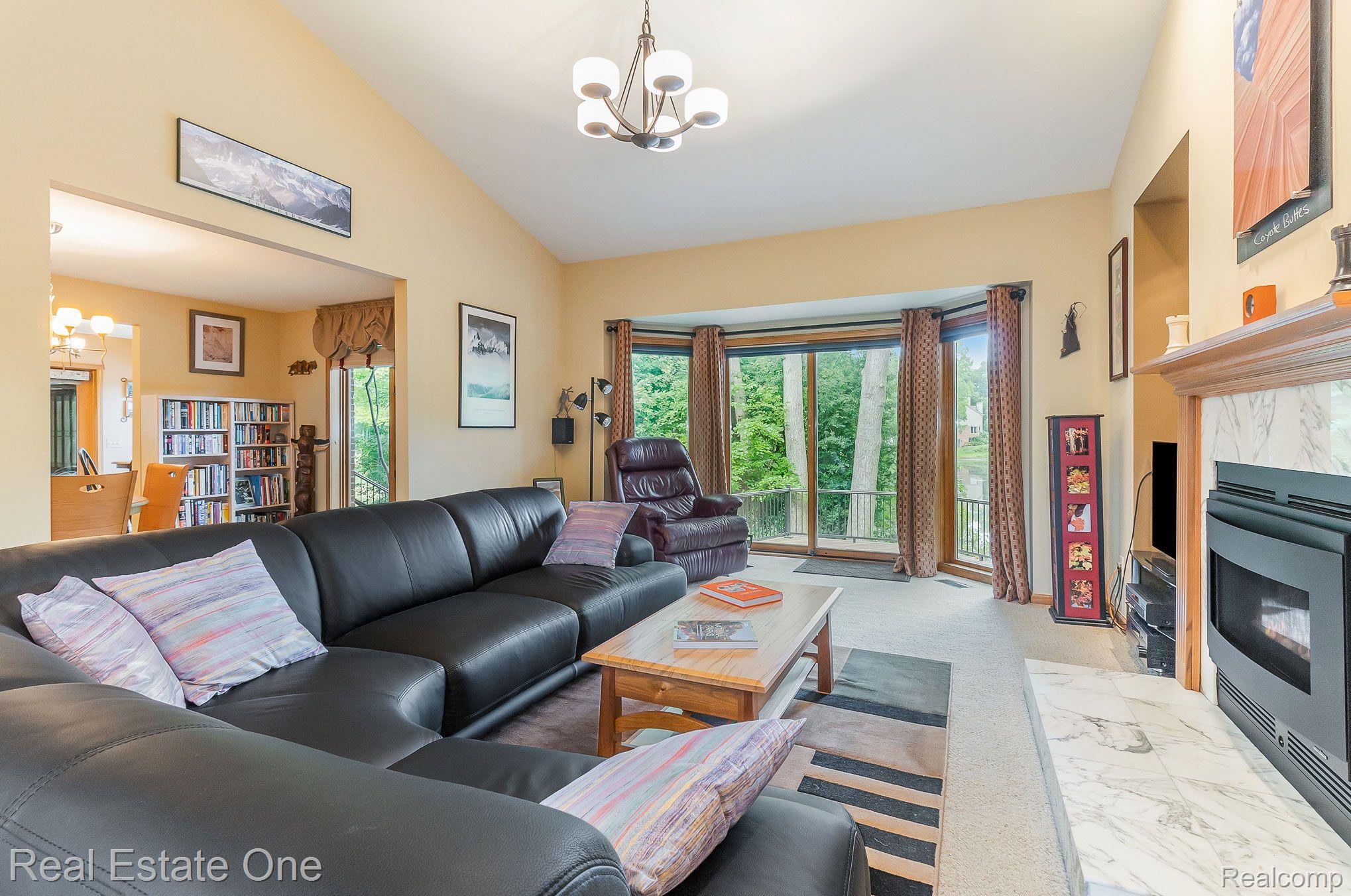 21781 Garfield Road Northville, MI 48167 - Photo 15 of 43 GREAT ROOM