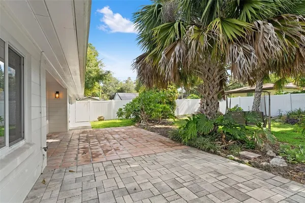 $2,800 | 2725 North Myrtle Avenue, Tampa, FL 33602