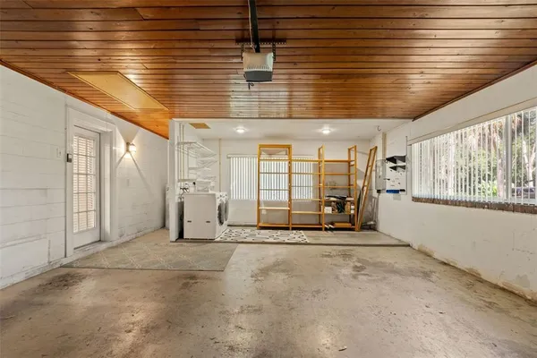 $2,800 | 2725 North Myrtle Avenue, Tampa, FL 33602